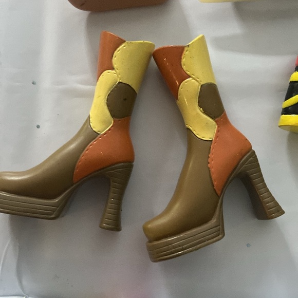 Bundle Bratz Shoes/Feet - Picture 9 of 9